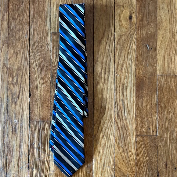Chaps Navy and White Diagonal Striped Tie - Picture 1 of 2
